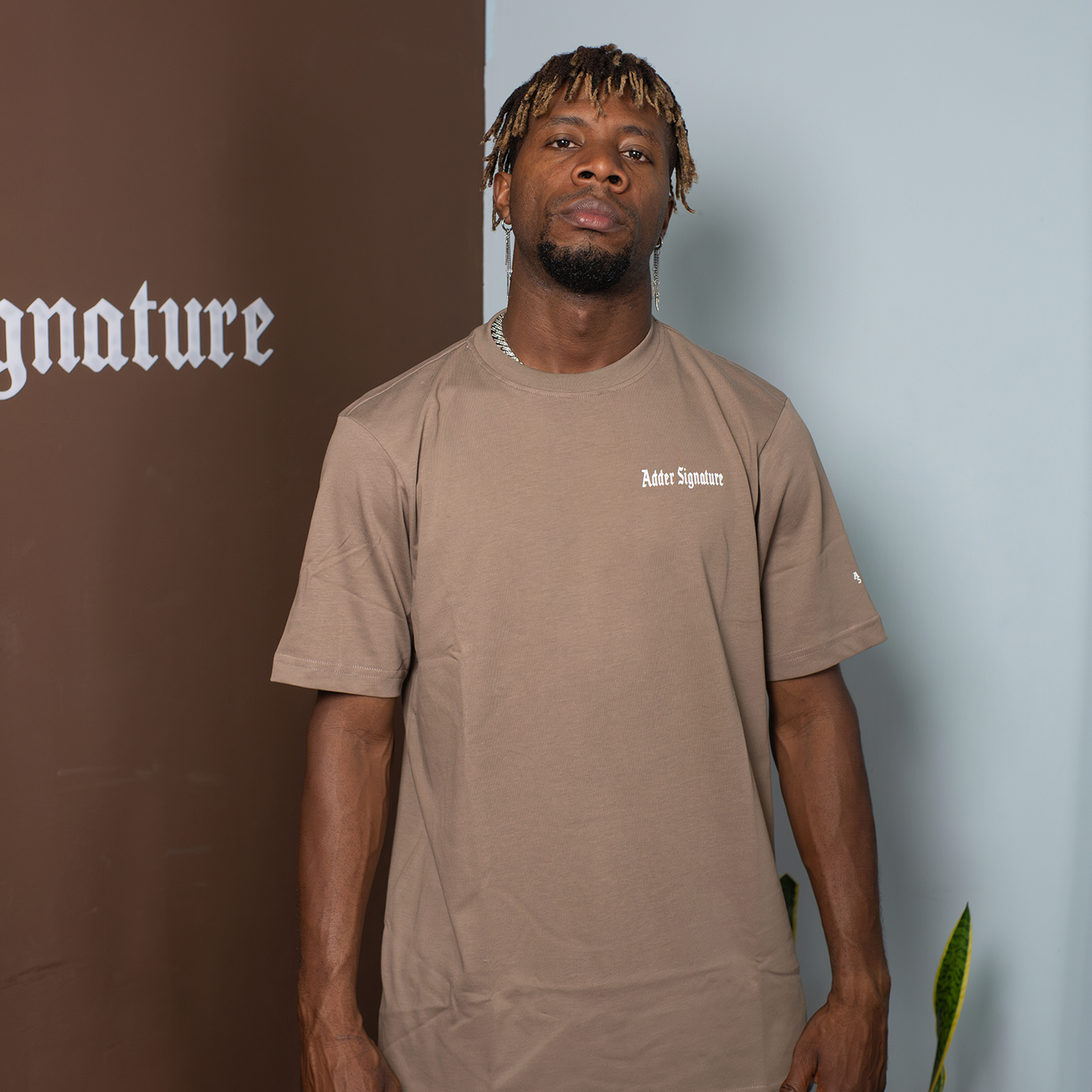 BASIC BROWN T-SHIRT