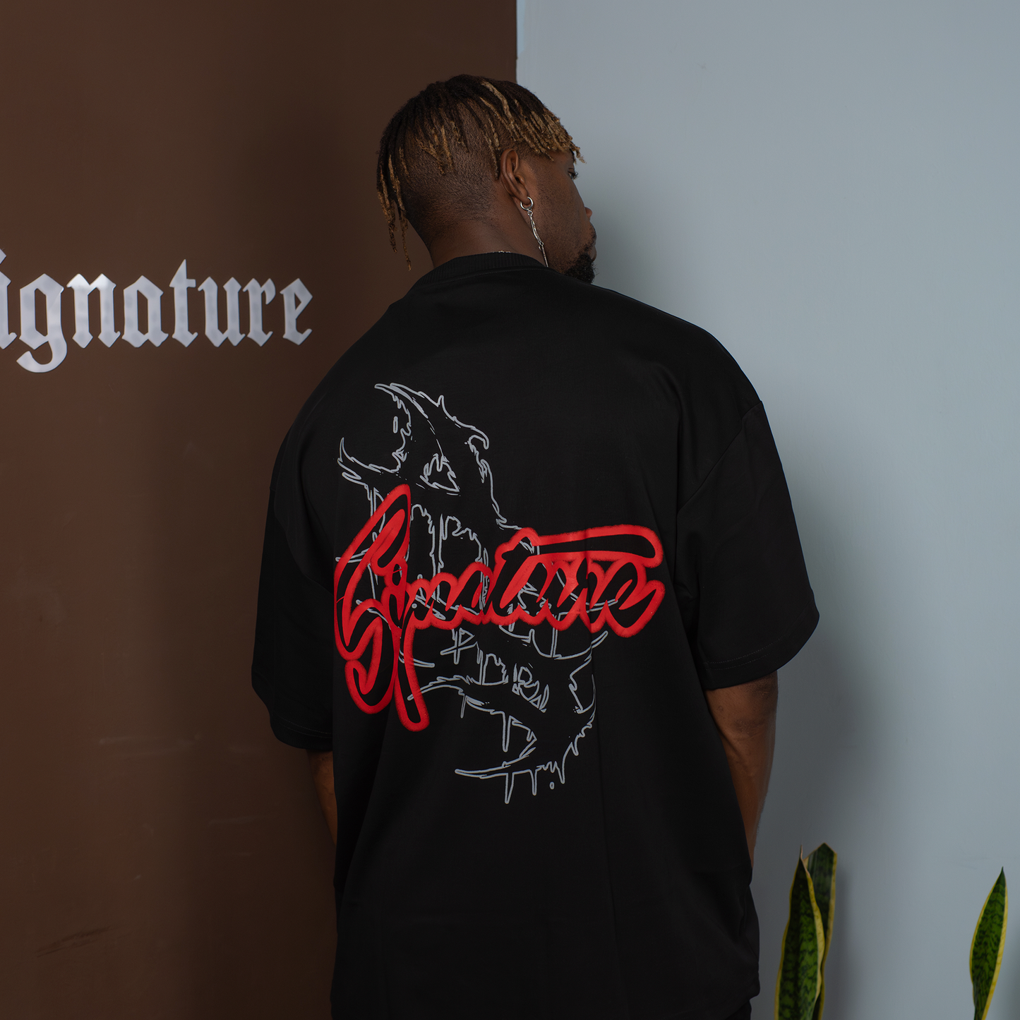 SIGNATURE BLACK T-SHIRT