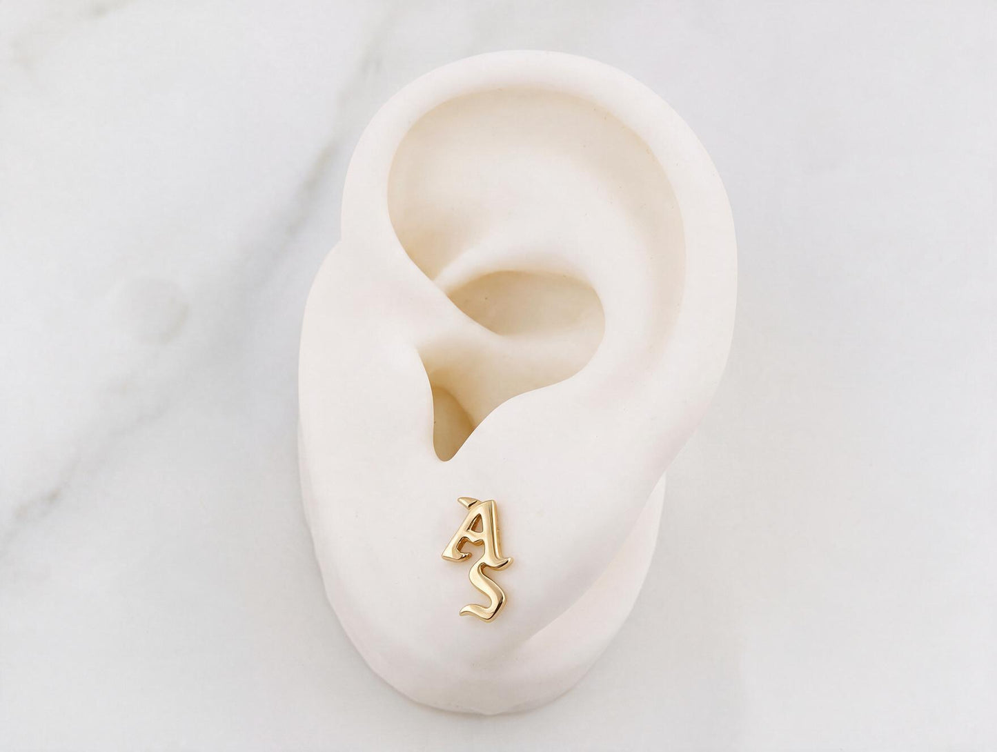 ARETES EN ORO 18K LOGO AS