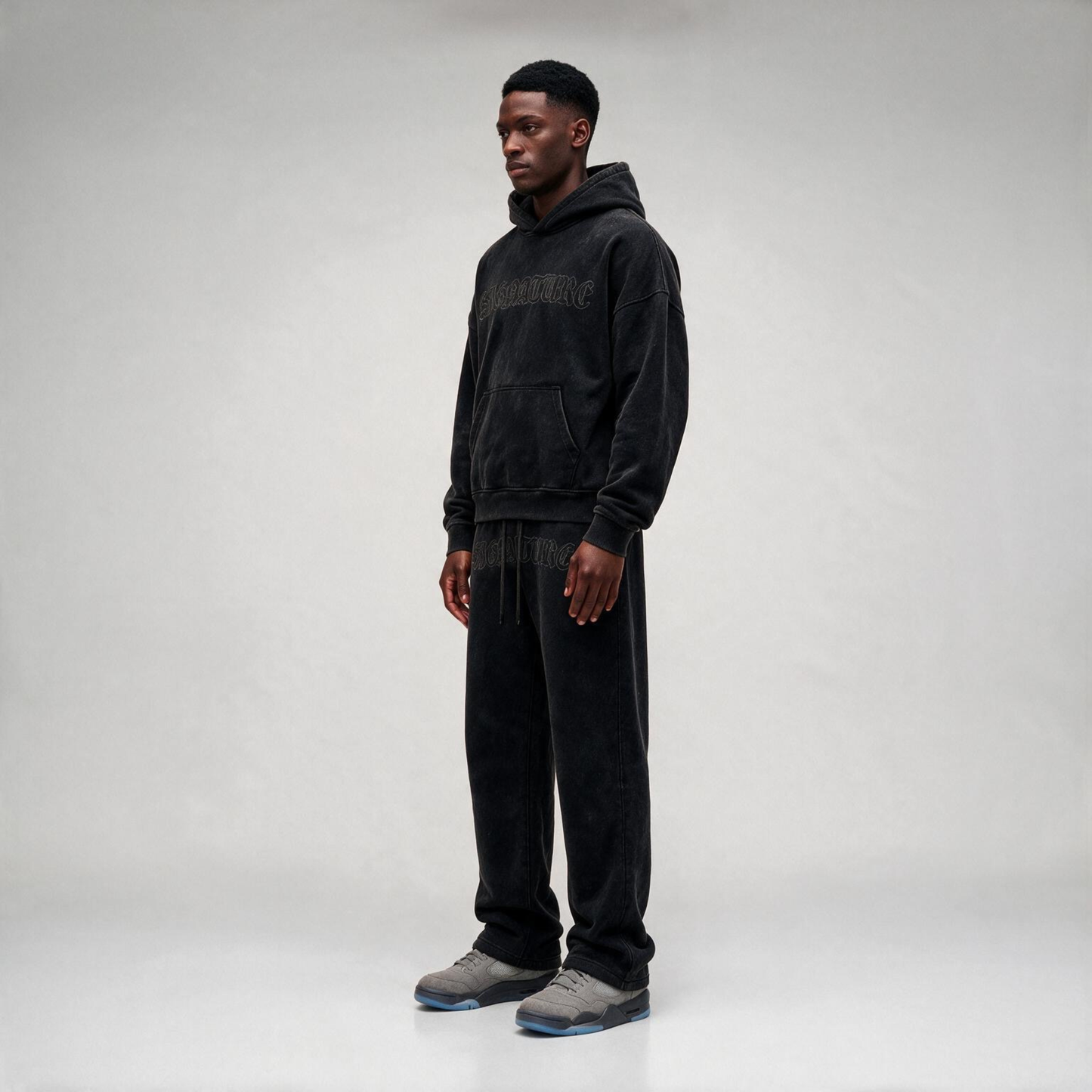 Line Gothic Signature Straightpants Negro