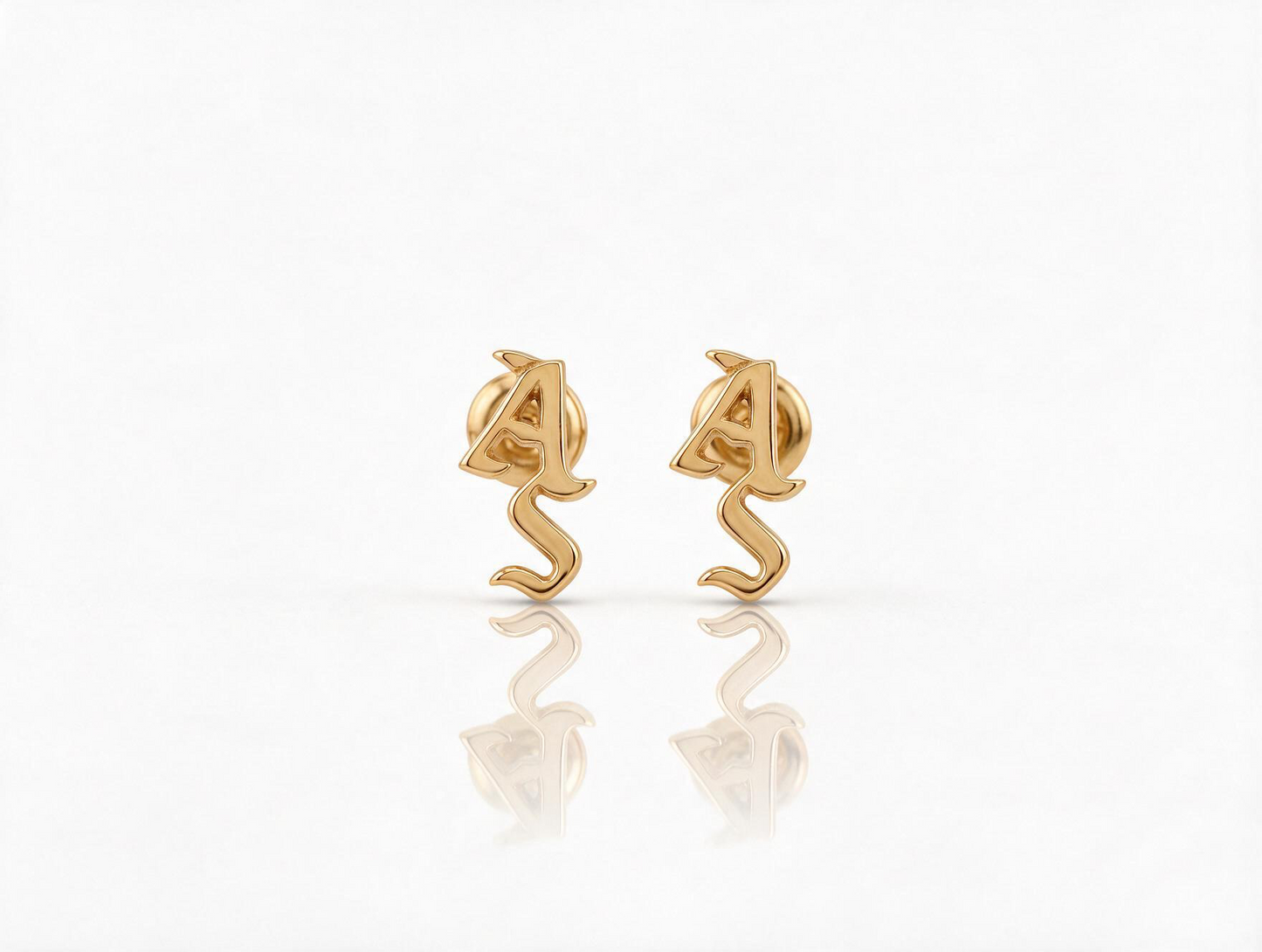 ARETES EN ORO 18K LOGO AS